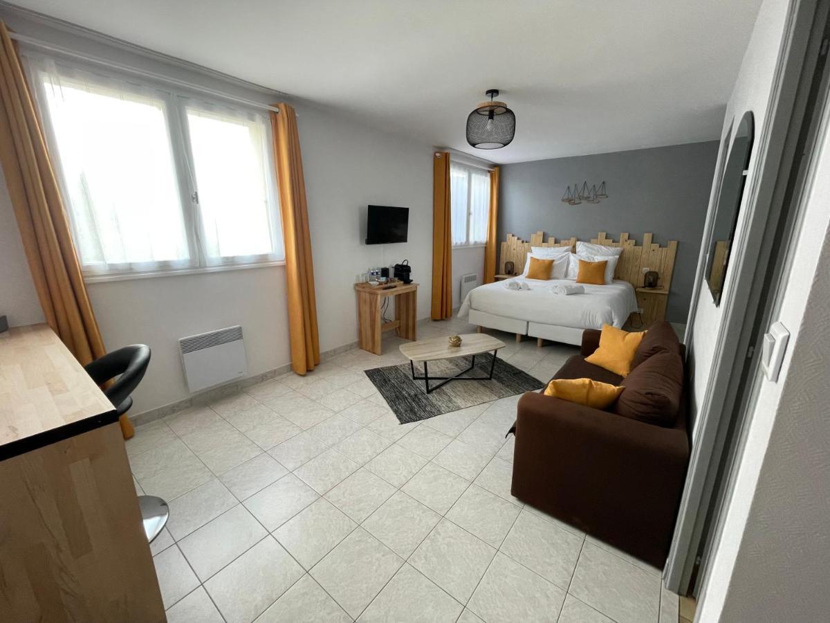 Les Trois Cedres Hotel Saint-Ouen-d'Aunis Luaran gambar