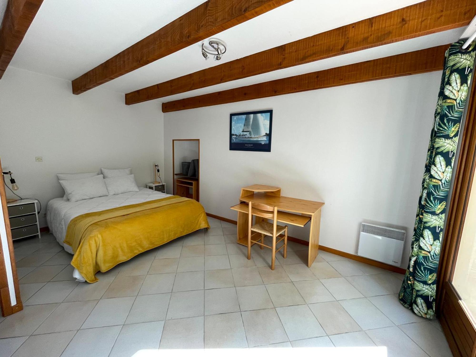 Les Trois Cedres Hotel Saint-Ouen-d'Aunis Bilik gambar